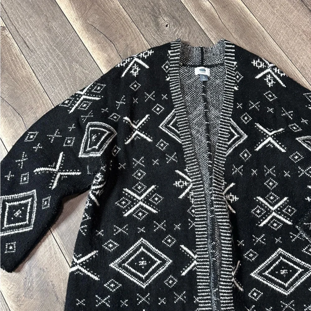 Old Navy Chunky Sweater - Picture 2 of 7